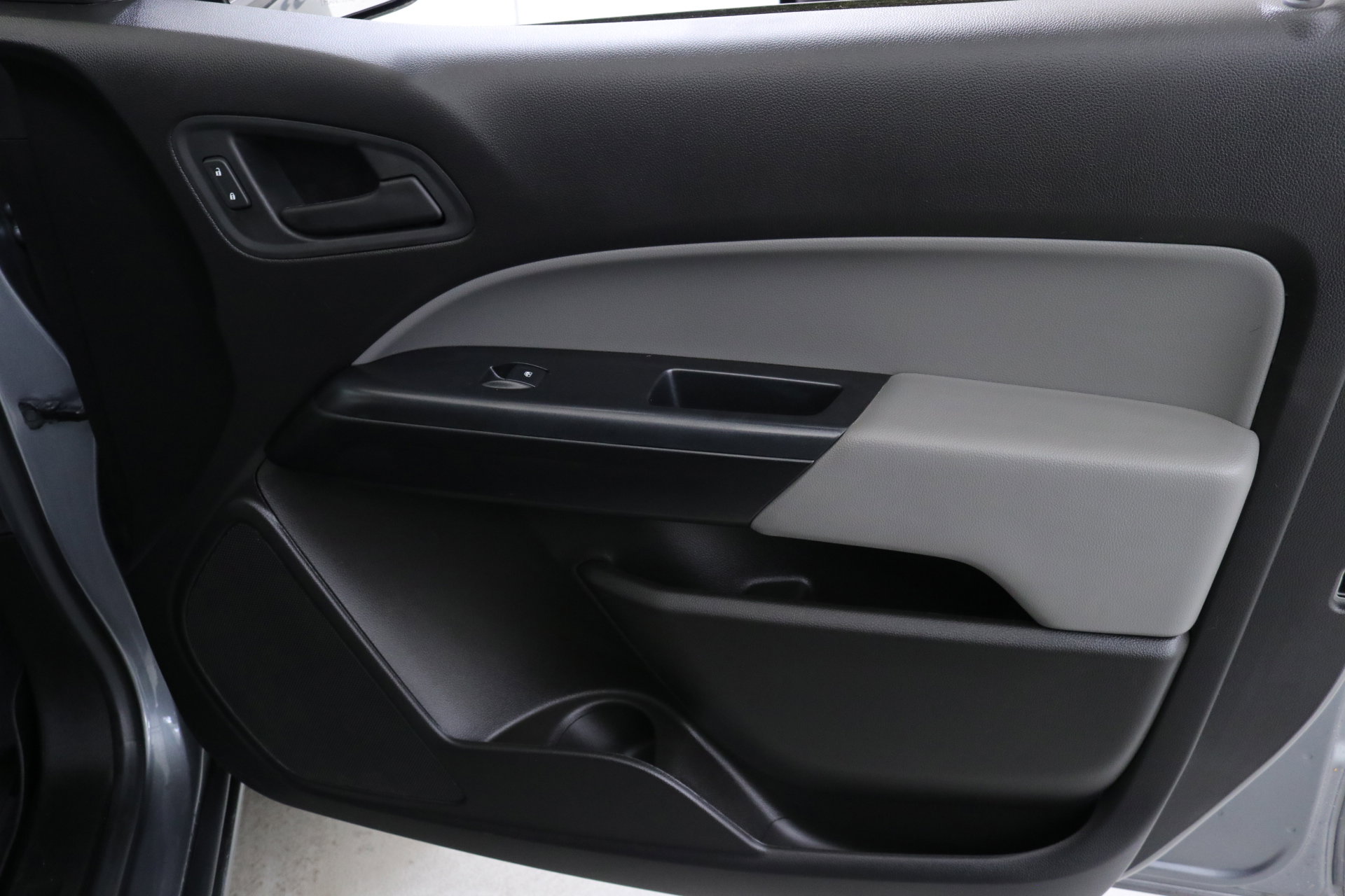 Used 2021 Chevrolet Colorado W/T w/ Custom Special Edition image 25