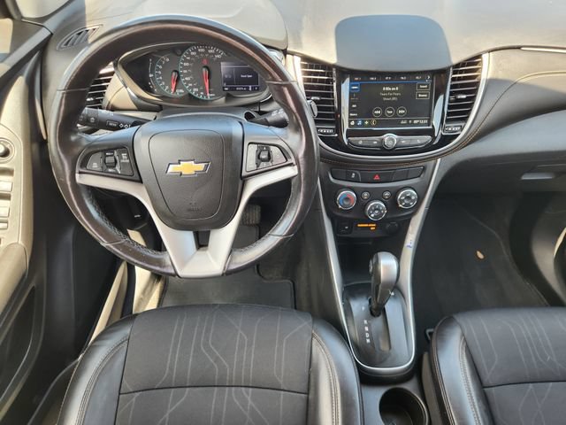 Used 2019 Chevrolet Trax LT w/ LT Convenience Package FWD image 27