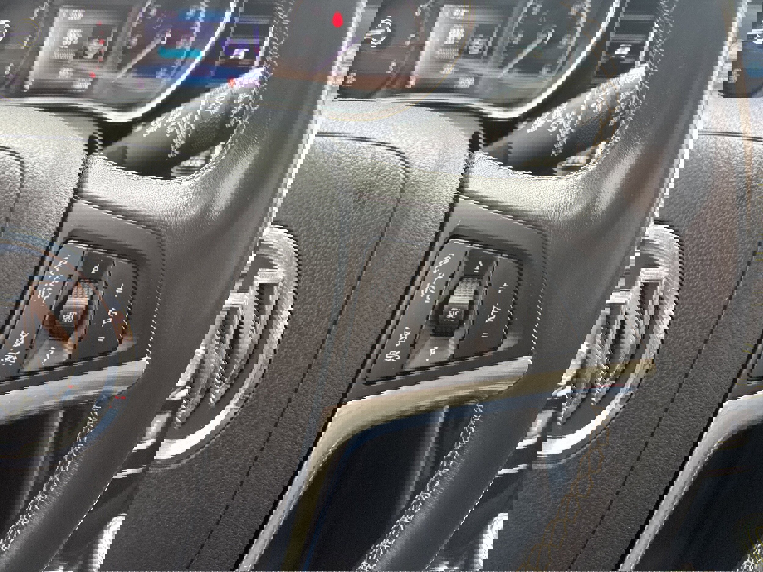 Used 2020 Buick Encore Sport Touring w/ Safety Package image 21