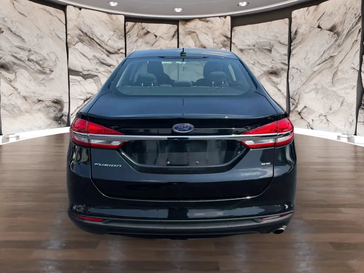 Used 2017 Ford Fusion SE FWD image 6
