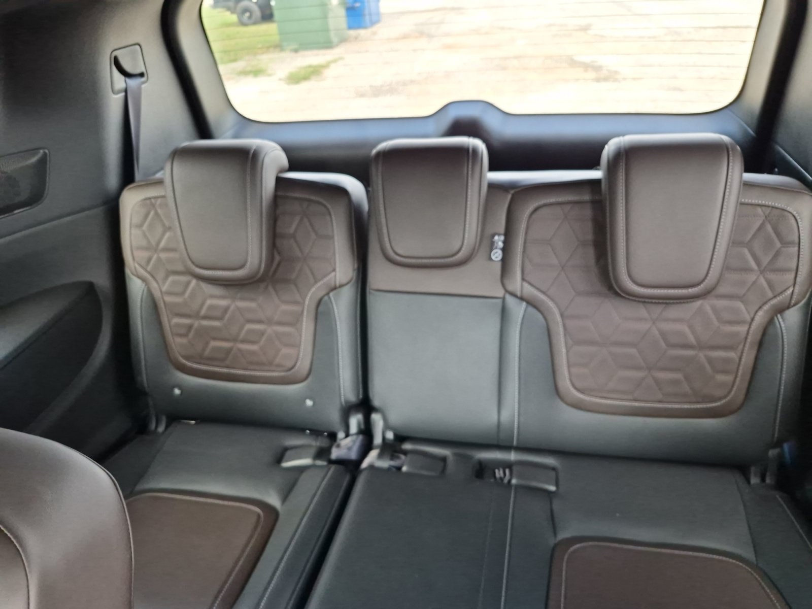 Used 2025 Nissan Armada Platinum RWD image 24