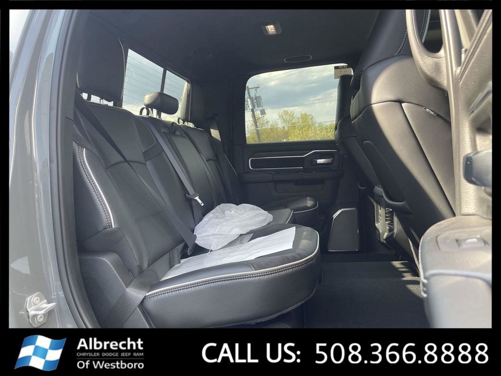 New 2026 RAM 2500 Laramie AWD/4WD image 14