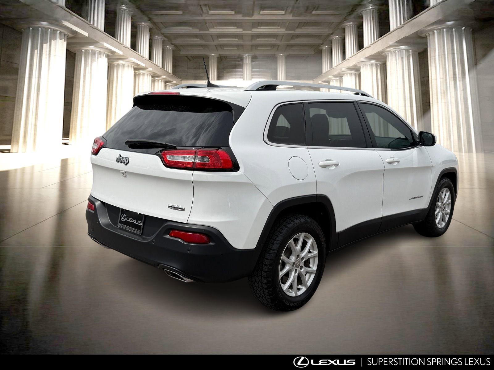 Used 2018 Jeep Cherokee Latitude Plus w/ Comfort/Convenience Group FWD image 4