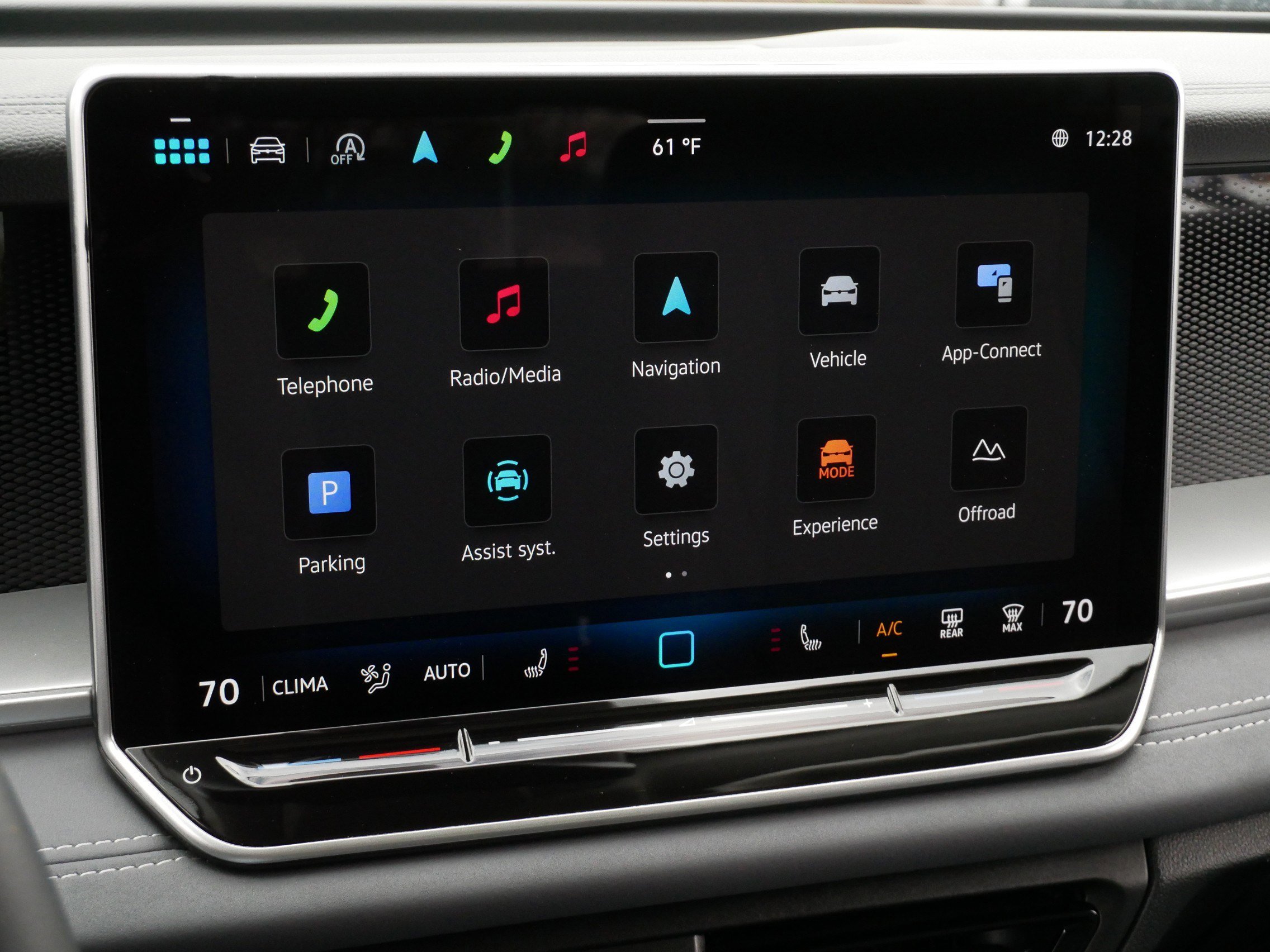 Certified 2025 Volkswagen Tiguan SE w/ Panoramic Sunroof Package AWD/4WD image 22