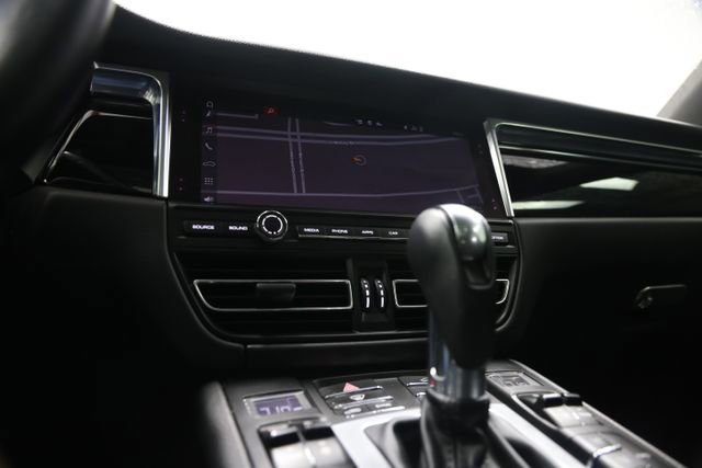 Used 2021 Porsche Macan S AWD/4WD image 29