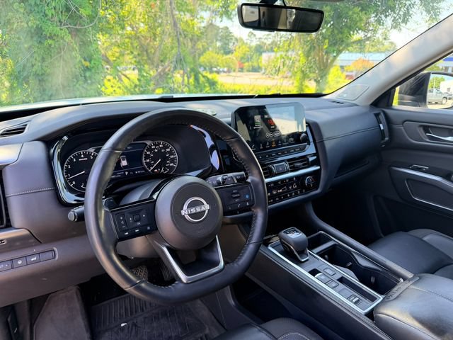 Used 2024 Nissan Pathfinder SL w/ SL Premium Package FWD image 13