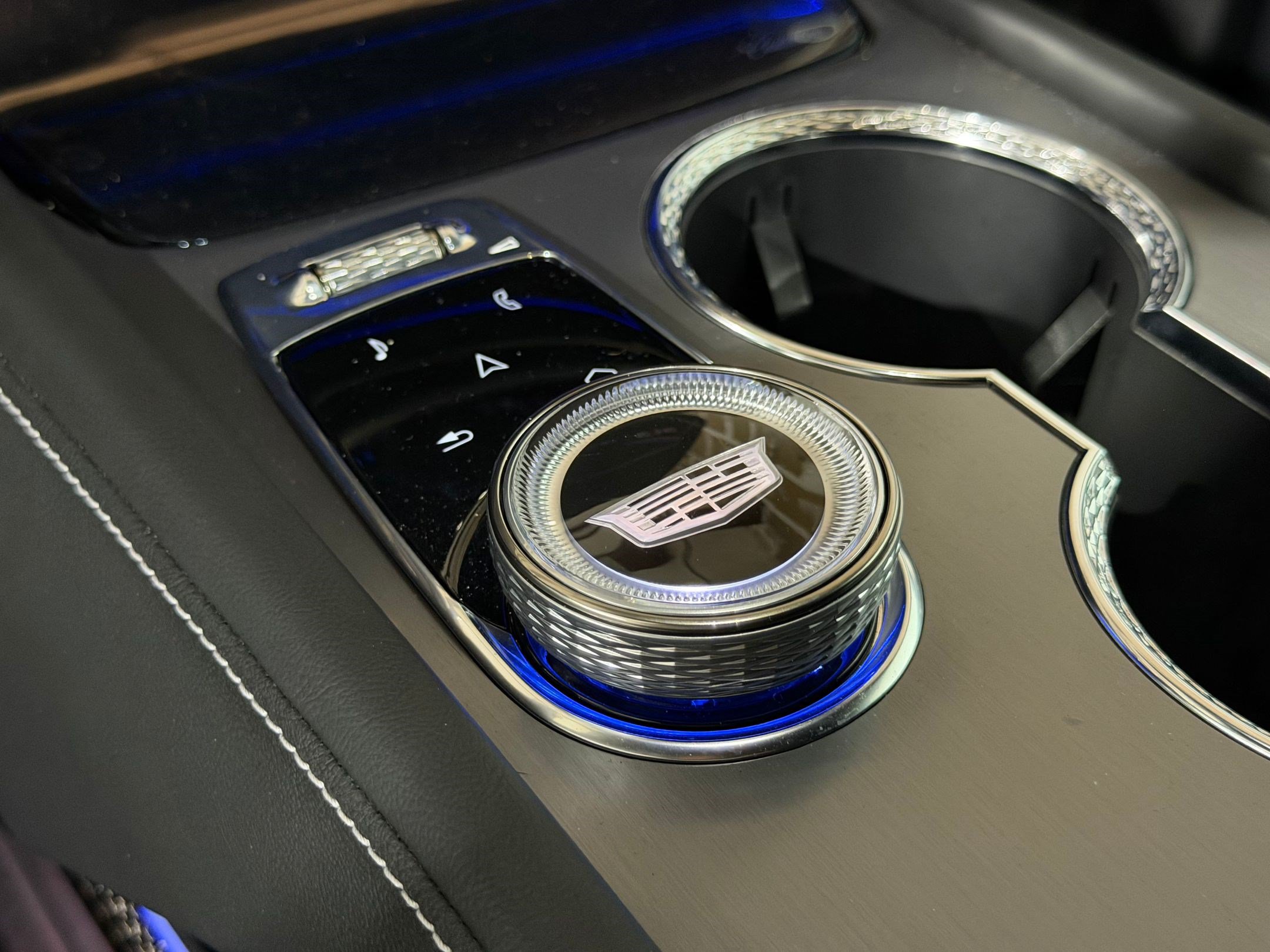 New 2026 Cadillac Vistiq Luxury AWD/4WD image 16