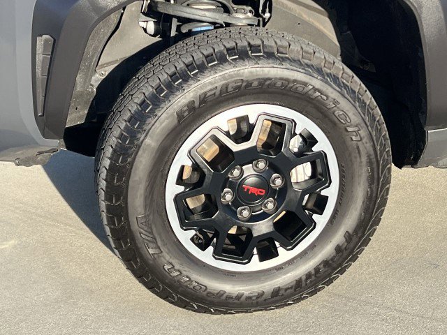 Used 2025 Toyota Tacoma TRD Off-Road image 32