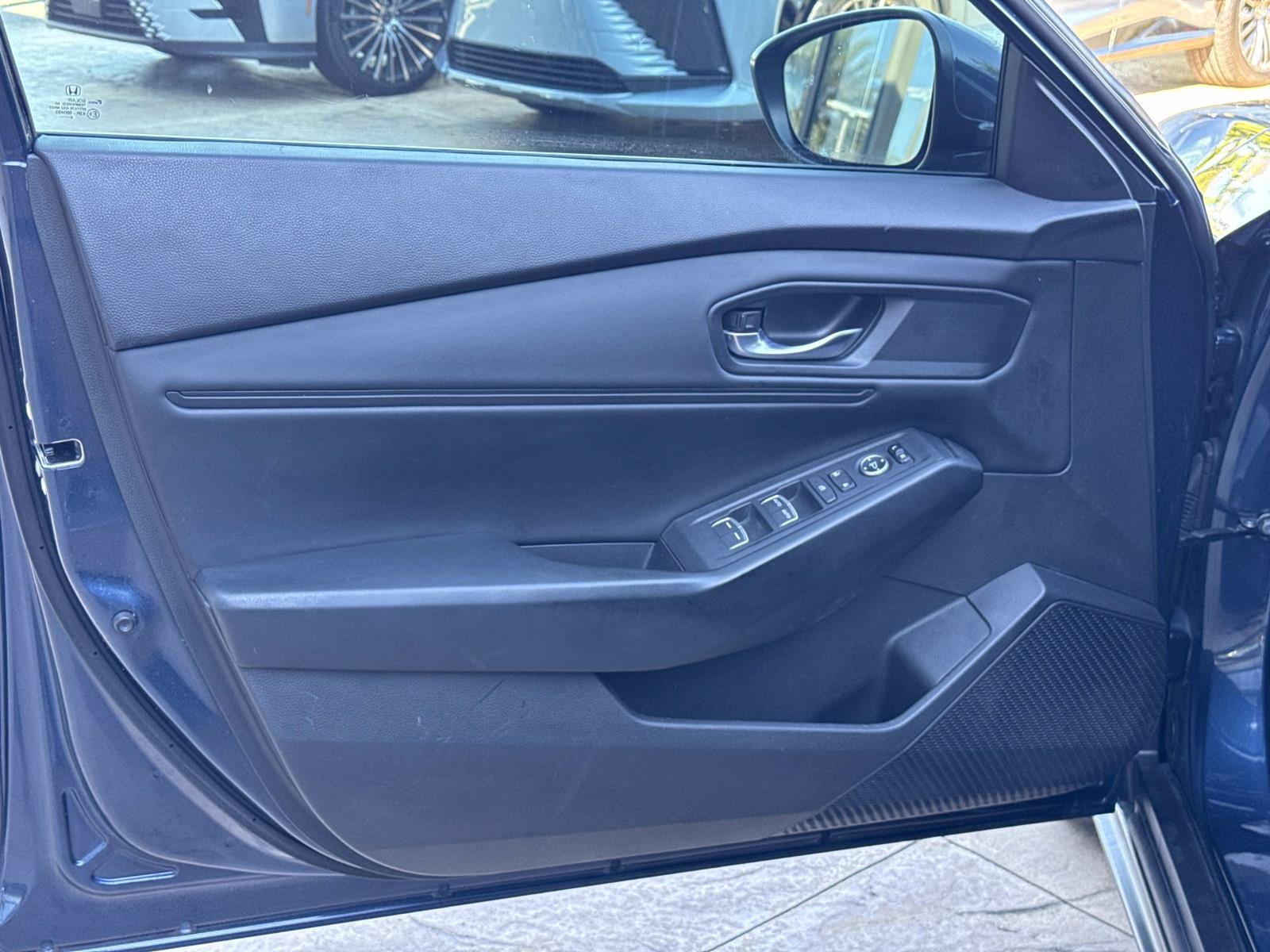Used 2023 Honda Accord EX image 11