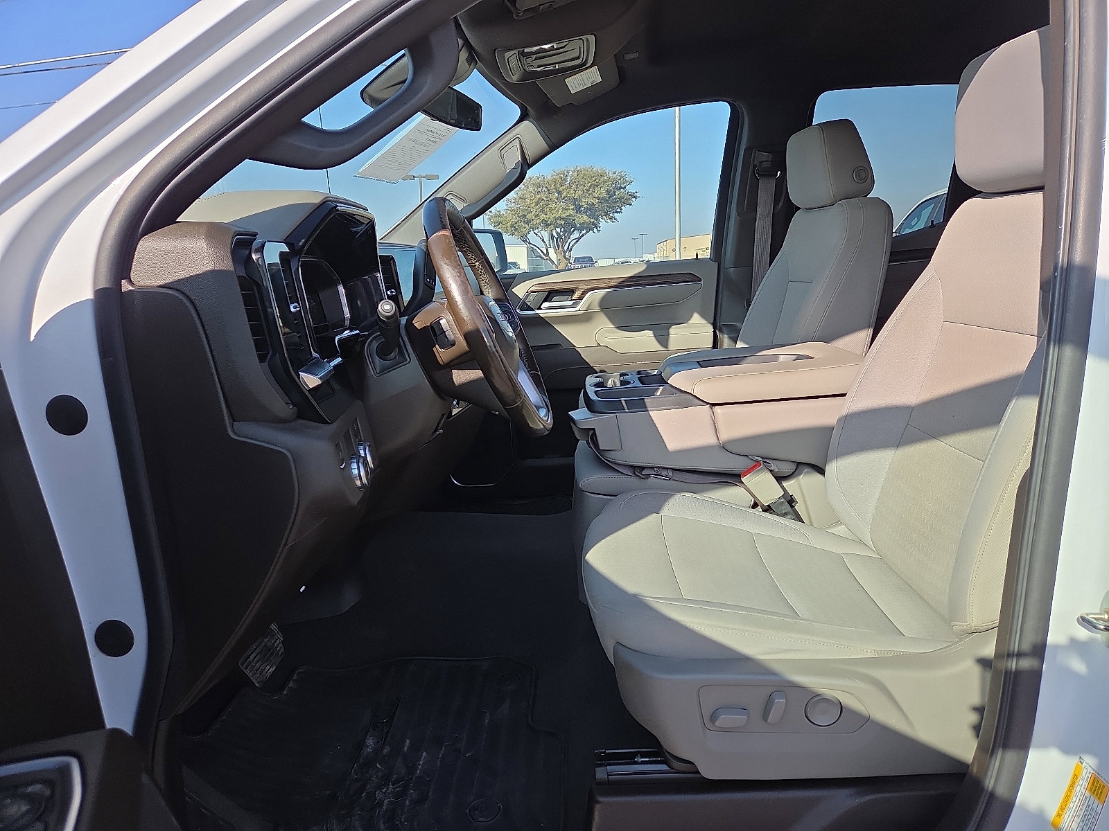 Used 2022 GMC Sierra 1500 SLE image 13