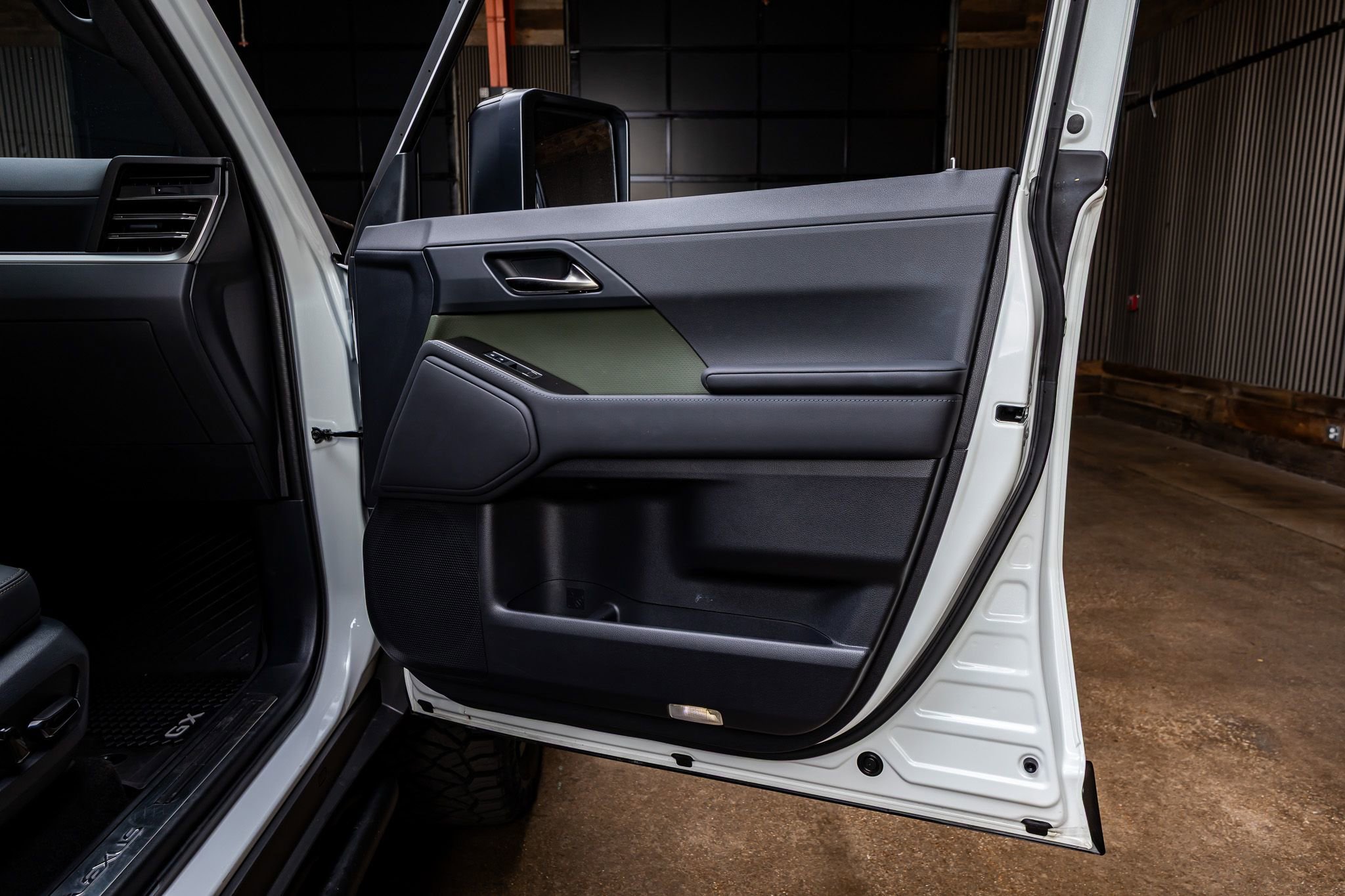 Used 2025 Lexus GX 550 image 37