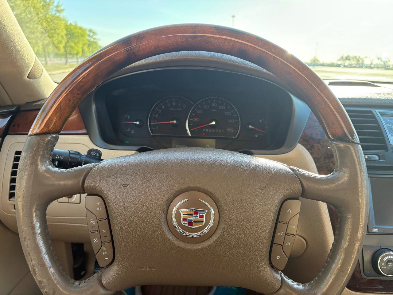 Used 2006 Cadillac DTS Performance image 40
