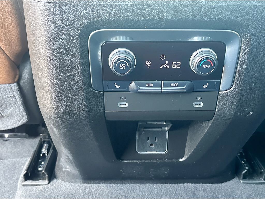 Used 2021 Chevrolet Tahoe High Country w/ Premium Package RWD image 18