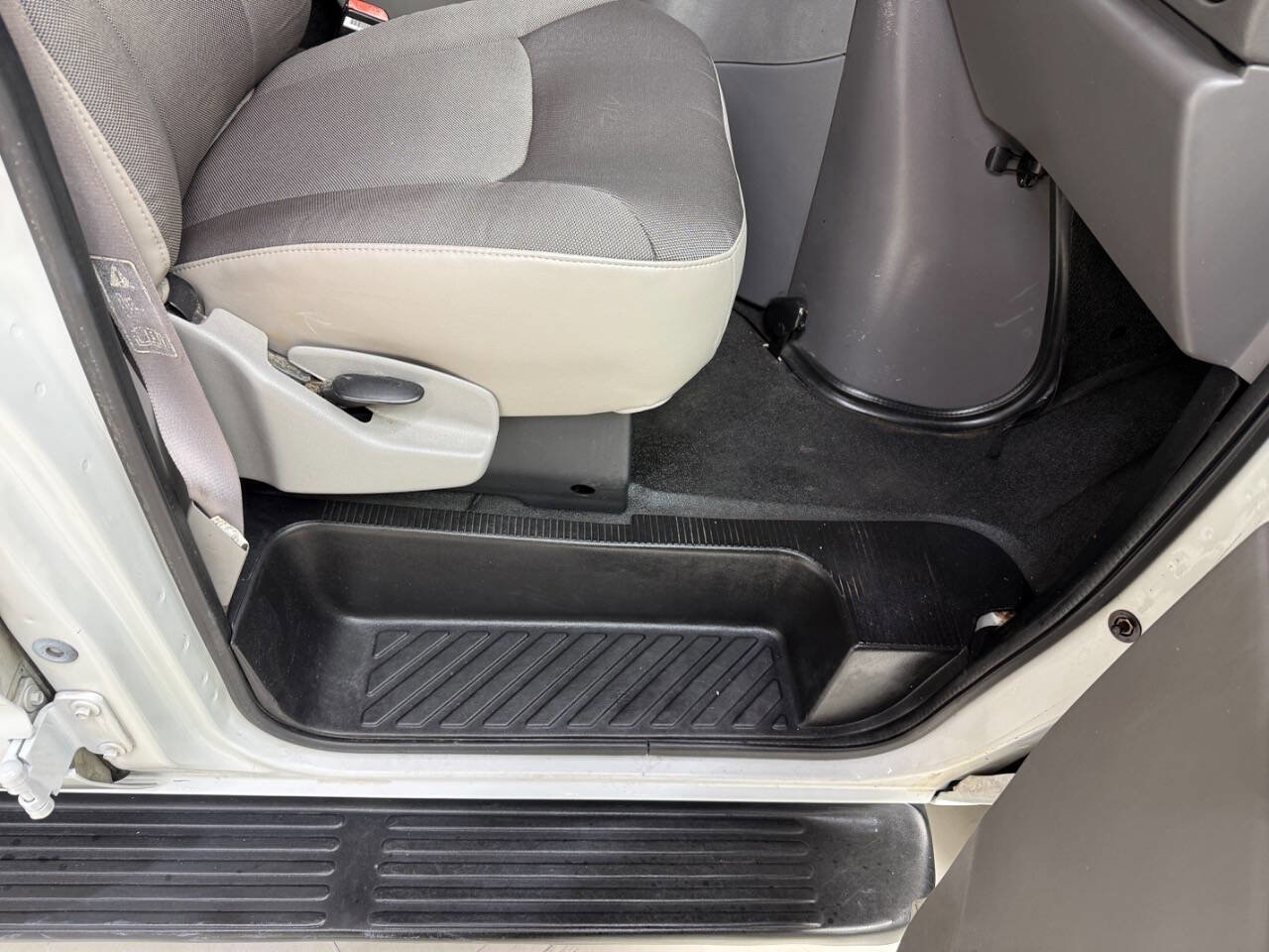 Used 2001 Ford E-350 and Econoline 350 XLT image 29