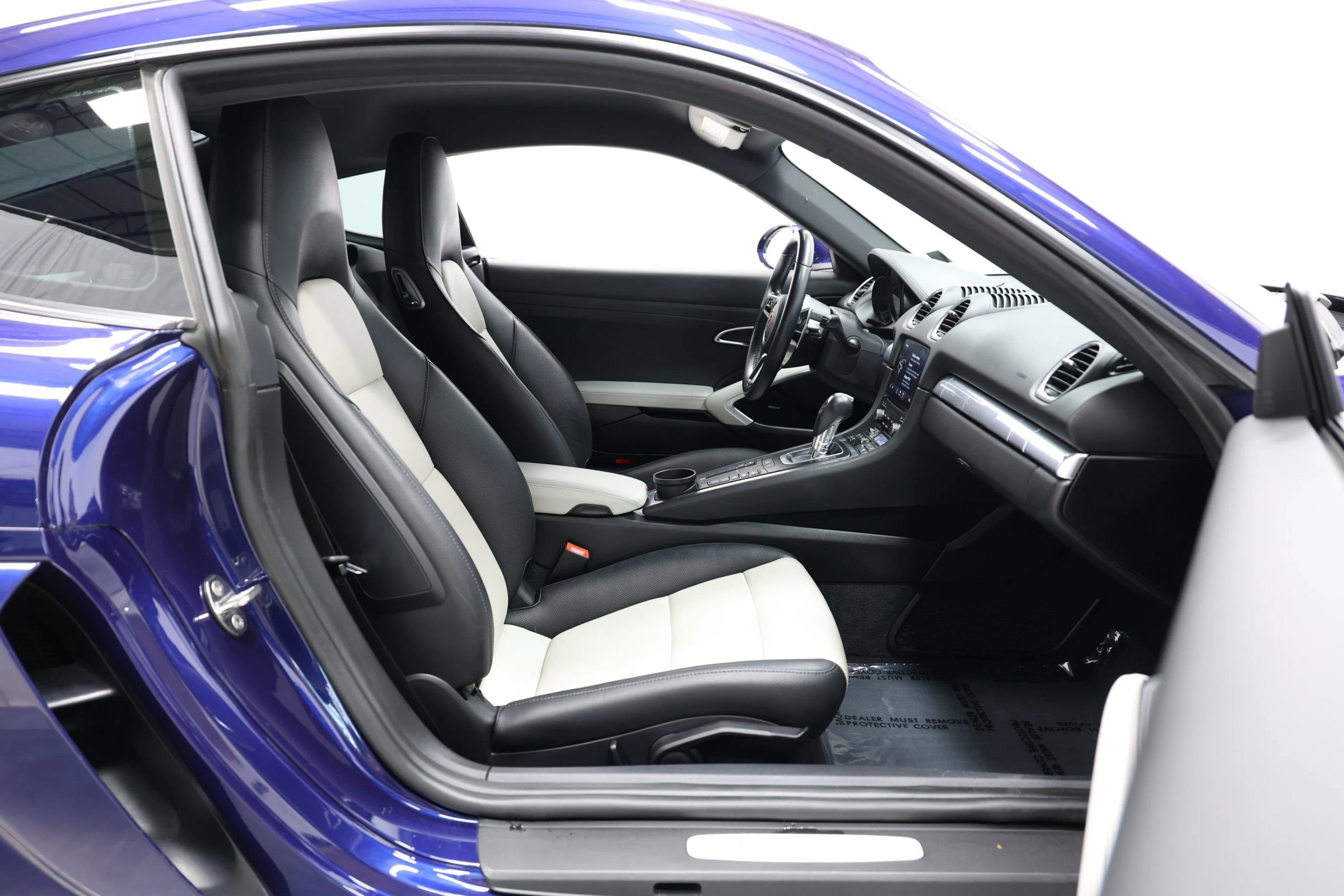 Used 2021 Porsche 718 Cayman RWD image 54