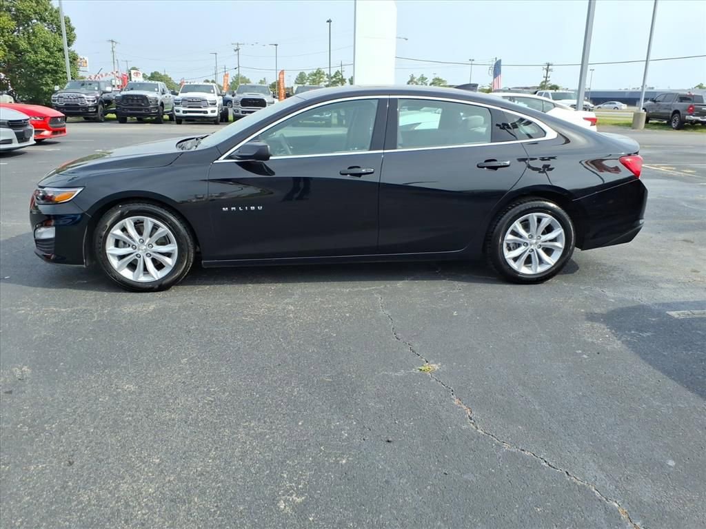 Used 2025 Chevrolet Malibu LT image 3