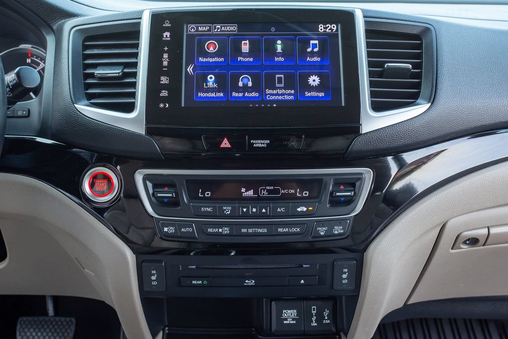 Certified 2017 Honda Pilot Touring image 26