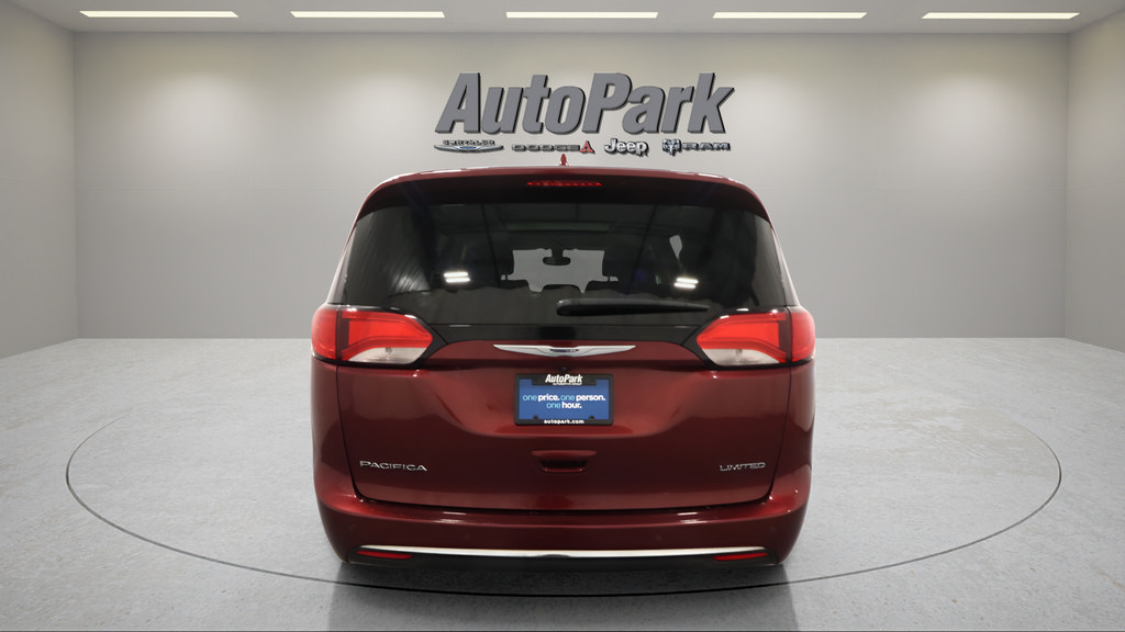 Used 2020 Chrysler Pacifica Limited w/ 8-pass Seating Package FWD image 6