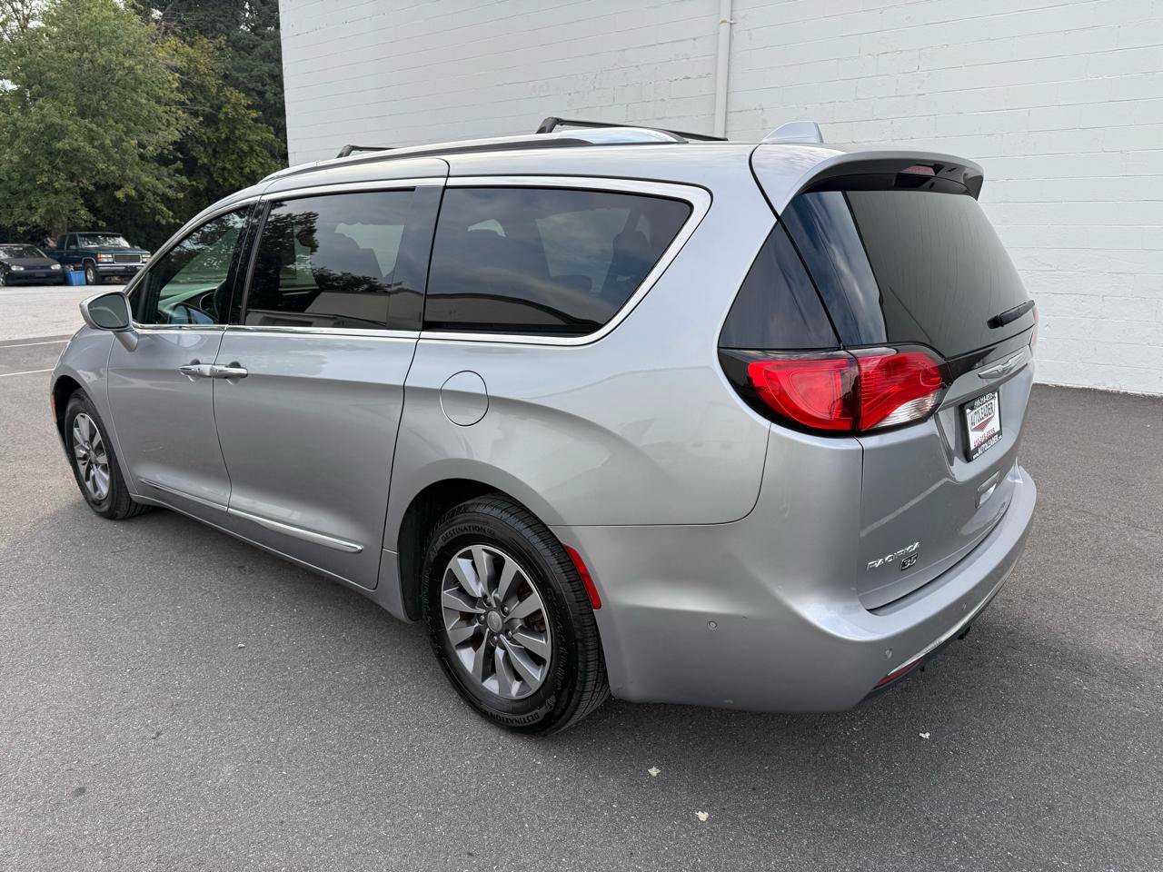 Used 2019 Chrysler Pacifica Touring-L FWD image 14