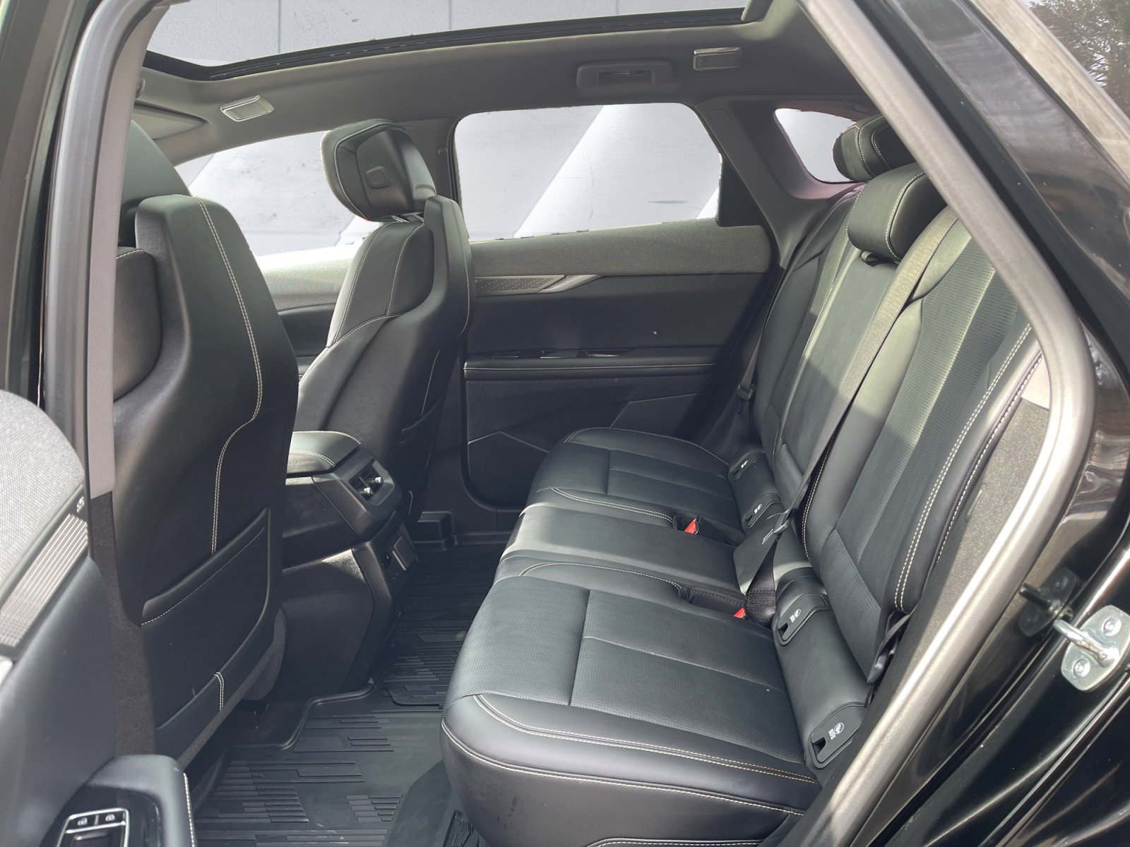 Used 2025 Cadillac Optiq Luxury 2 w/ LPO, Floor Liner Package image 14