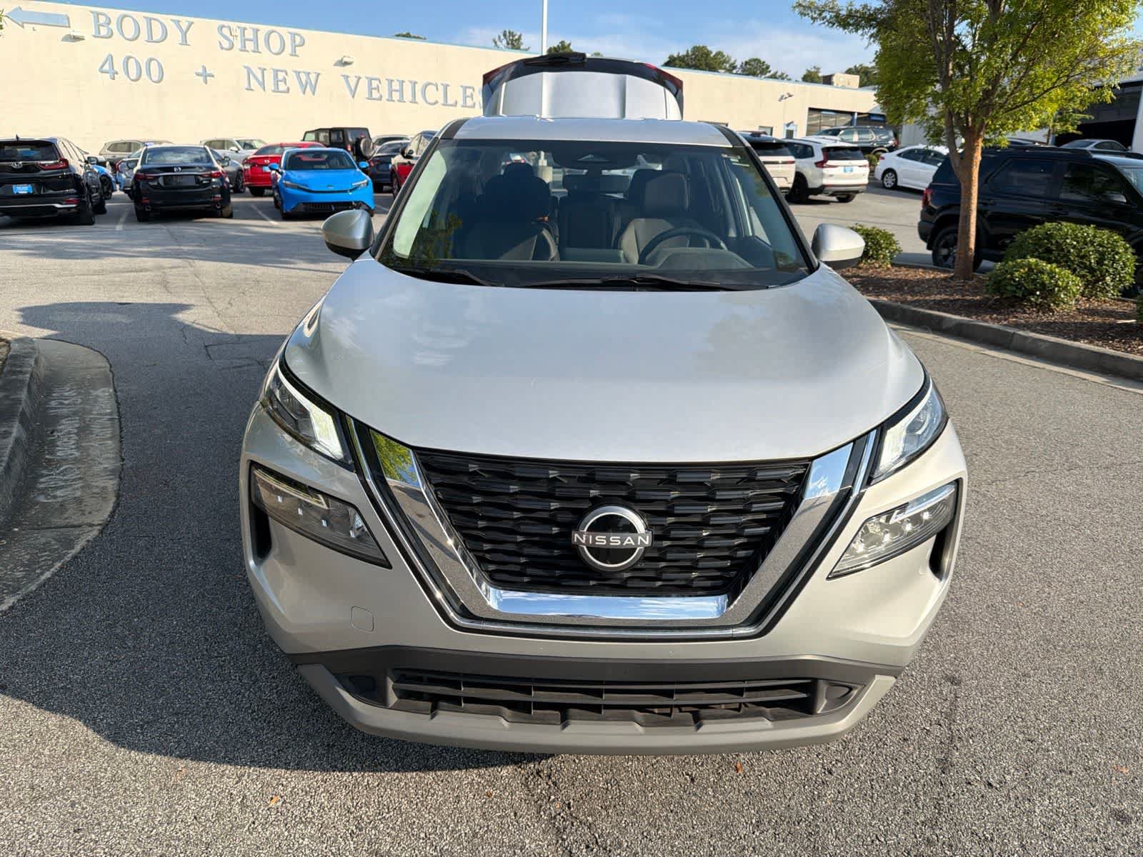 Used 2023 Nissan Rogue SV FWD image 15