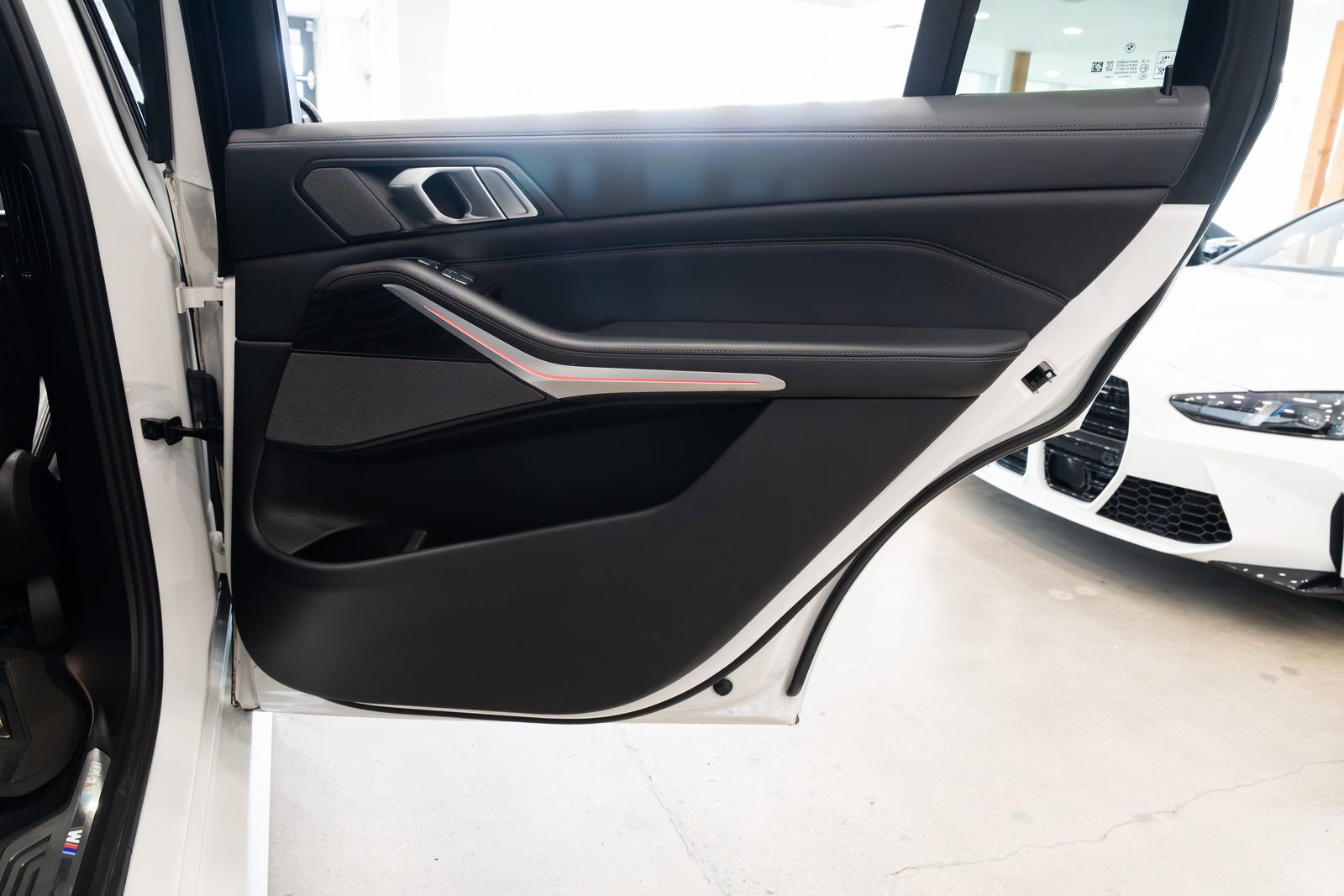 Used 2022 BMW X7 M50i image 26