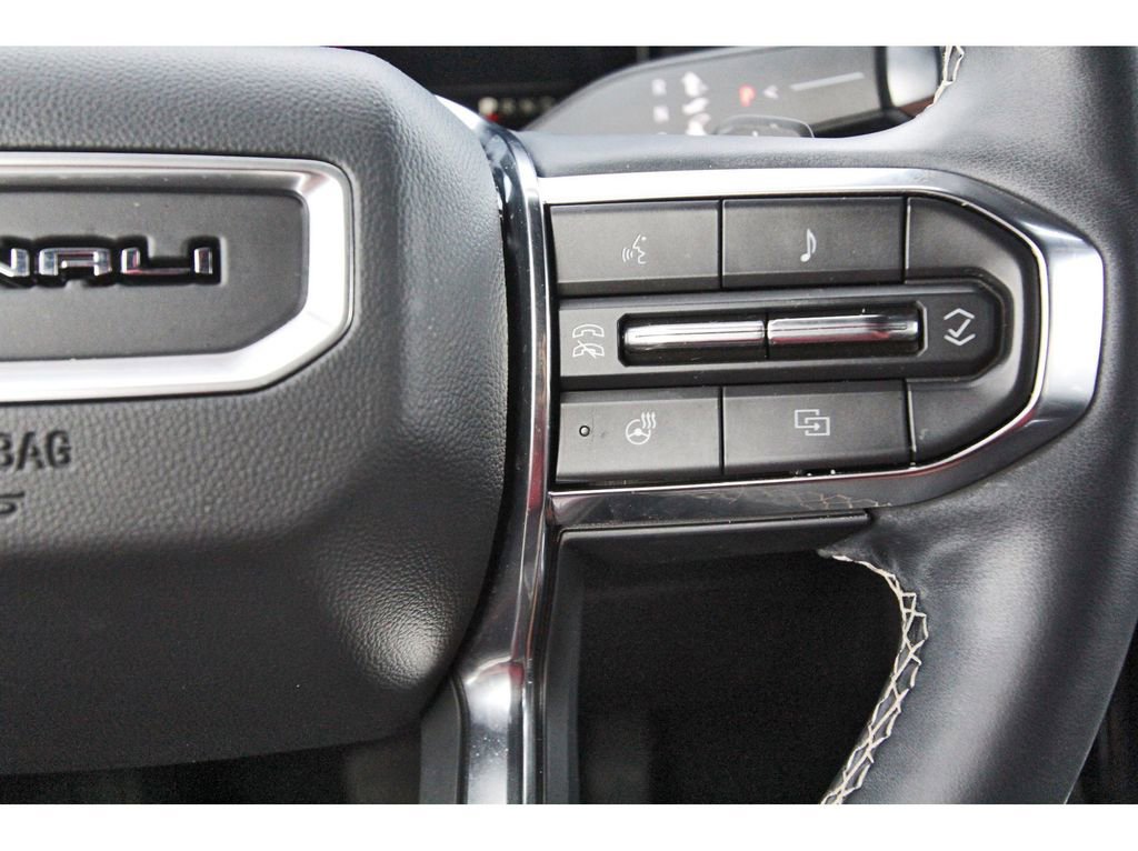 Used 2025 GMC Acadia Denali FWD image 20