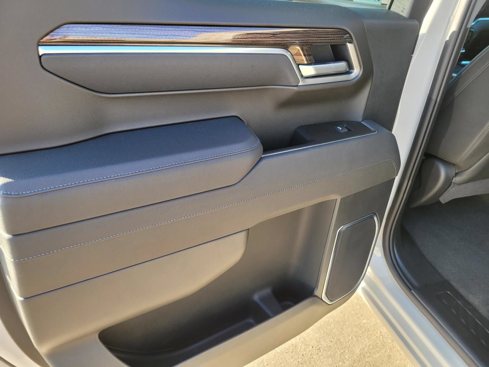 New 2026 Chevrolet Silverado 1500 RST AWD/4WD image 7