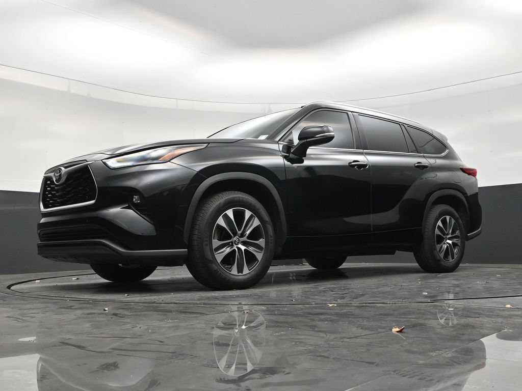 Used 2021 Toyota Highlander XLE FWD image 20