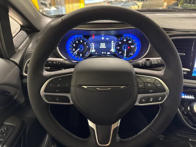 New 2027 Chrysler Pacifica Select w/ Family Tech Group AWD/4WD image 23