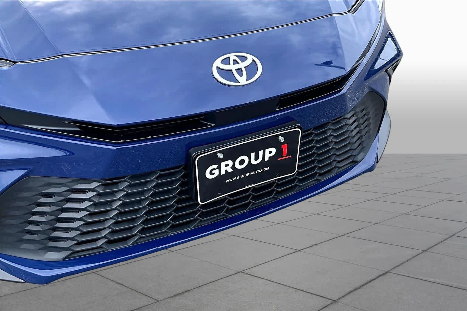 Used 2025 Toyota Camry SE AWD/4WD image 27