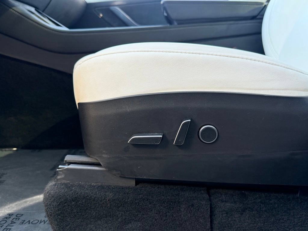 Used 2023 Tesla Model Y Long Range AWD/4WD image 30
