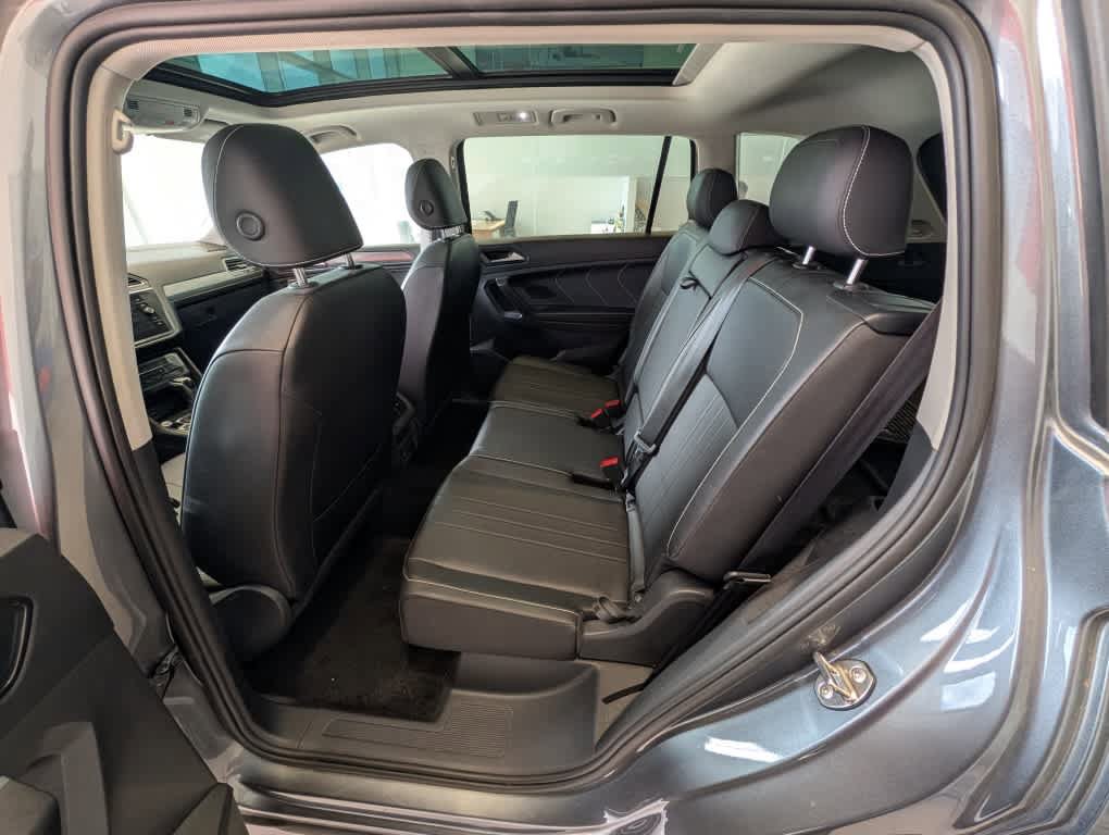 Used 2023 Volkswagen Tiguan SE w/ Panoramic Sunroof Package FWD image 21