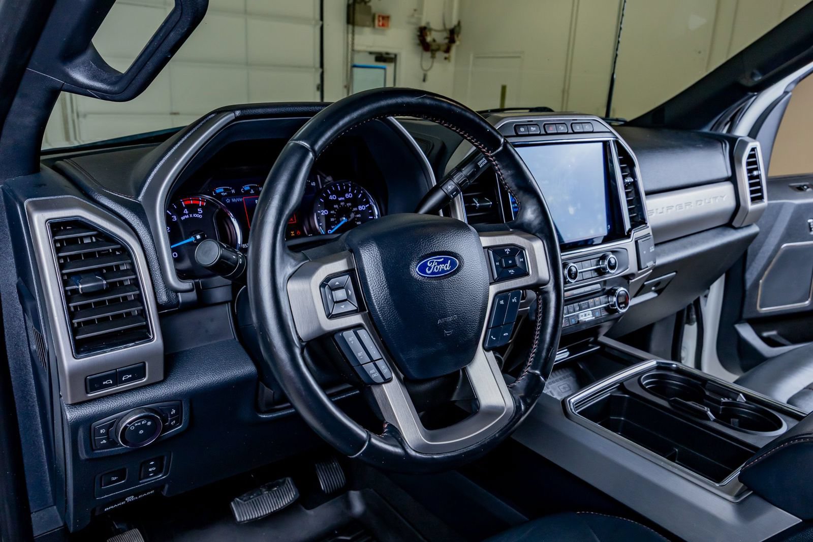 Used 2022 Ford F250 Platinum w/ FX4 Off-Road Package AWD/4WD image 16