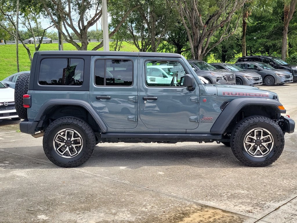 Used 2025 Jeep Wrangler Unlimited Rubicon AWD/4WD image 8