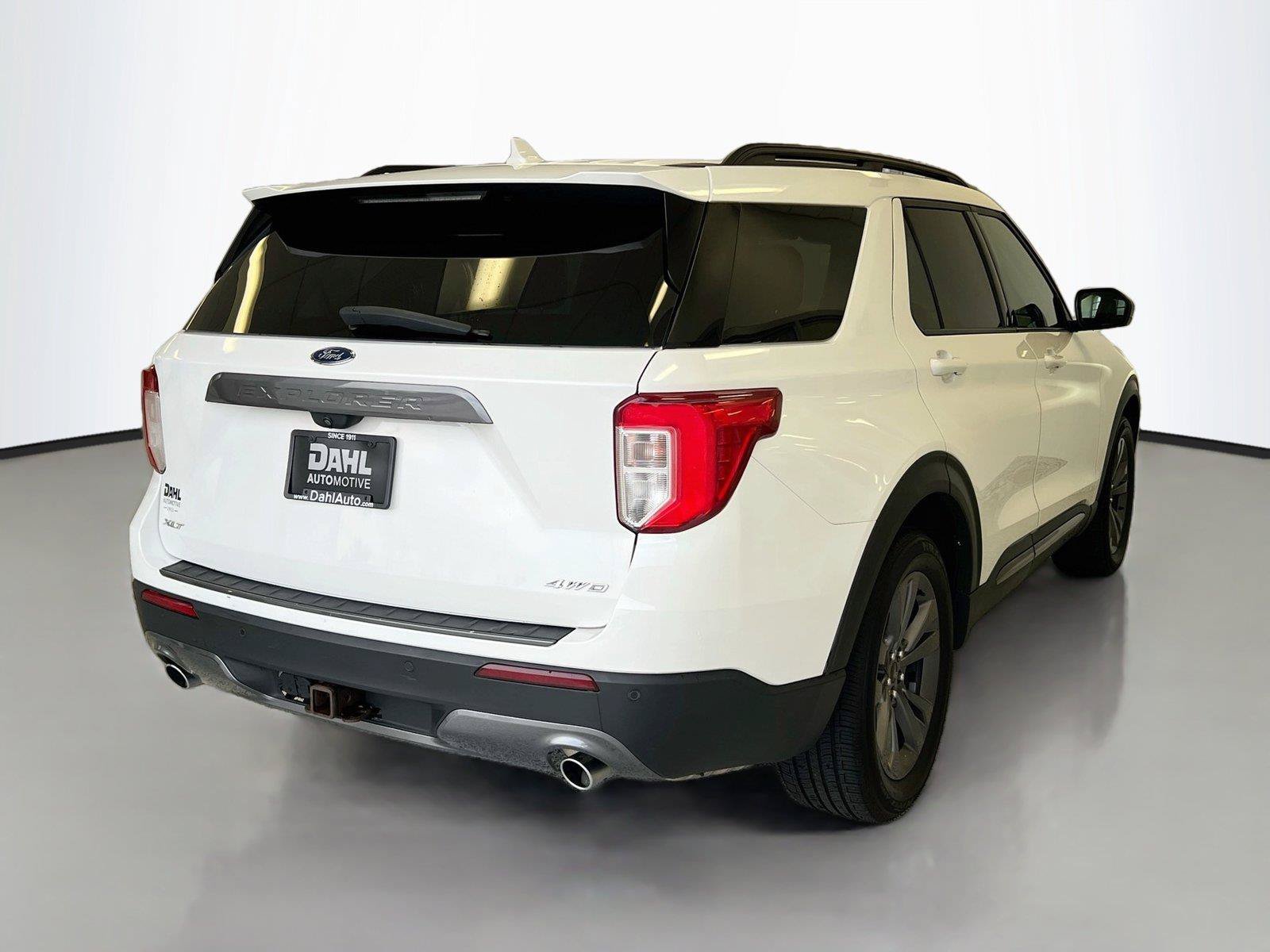 Used 2022 Ford Explorer XLT w/ XLT Sport Appearance Package AWD/4WD image 13