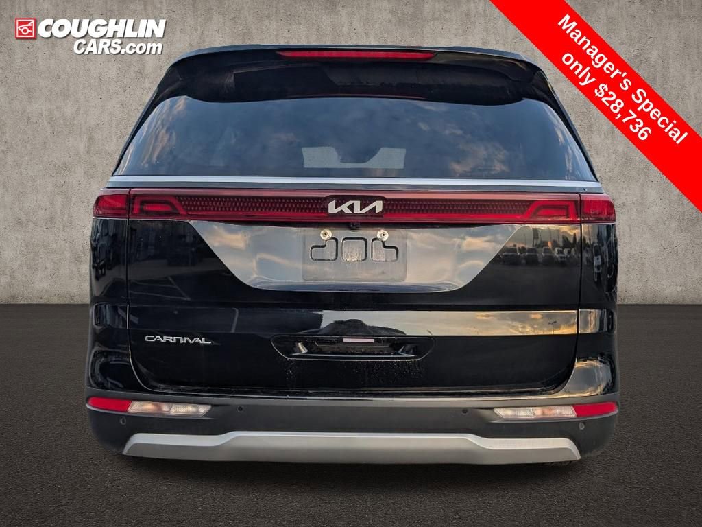 Used 2024 Kia Carnival LX image 6