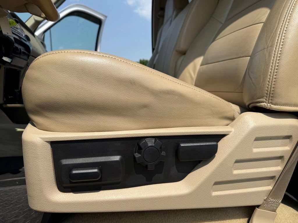 Used 2010 Ford F350 4x4 Crew Cab Super Duty image 10