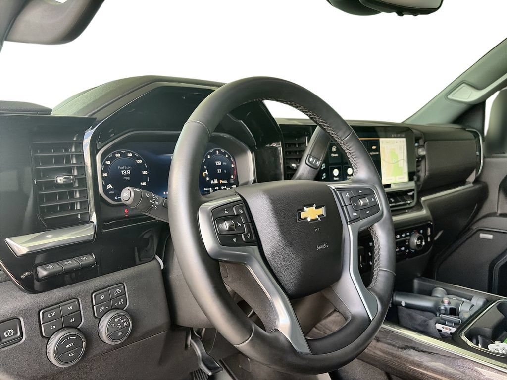 Used 2026 Chevrolet Silverado 2500 LTZ w/ LTZ Premium Package AWD/4WD image 10