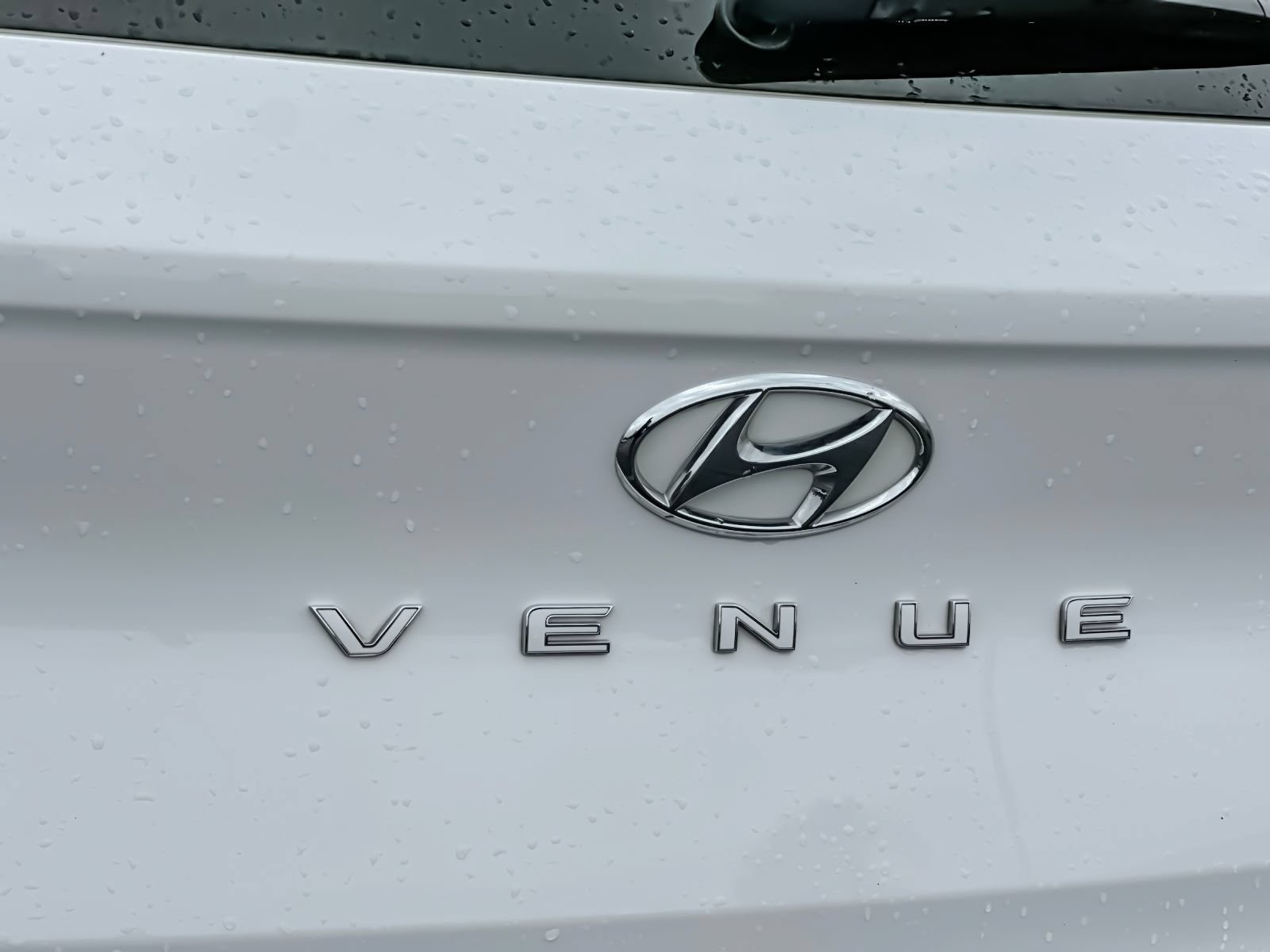 Used 2025 Hyundai Venue SEL FWD image 27