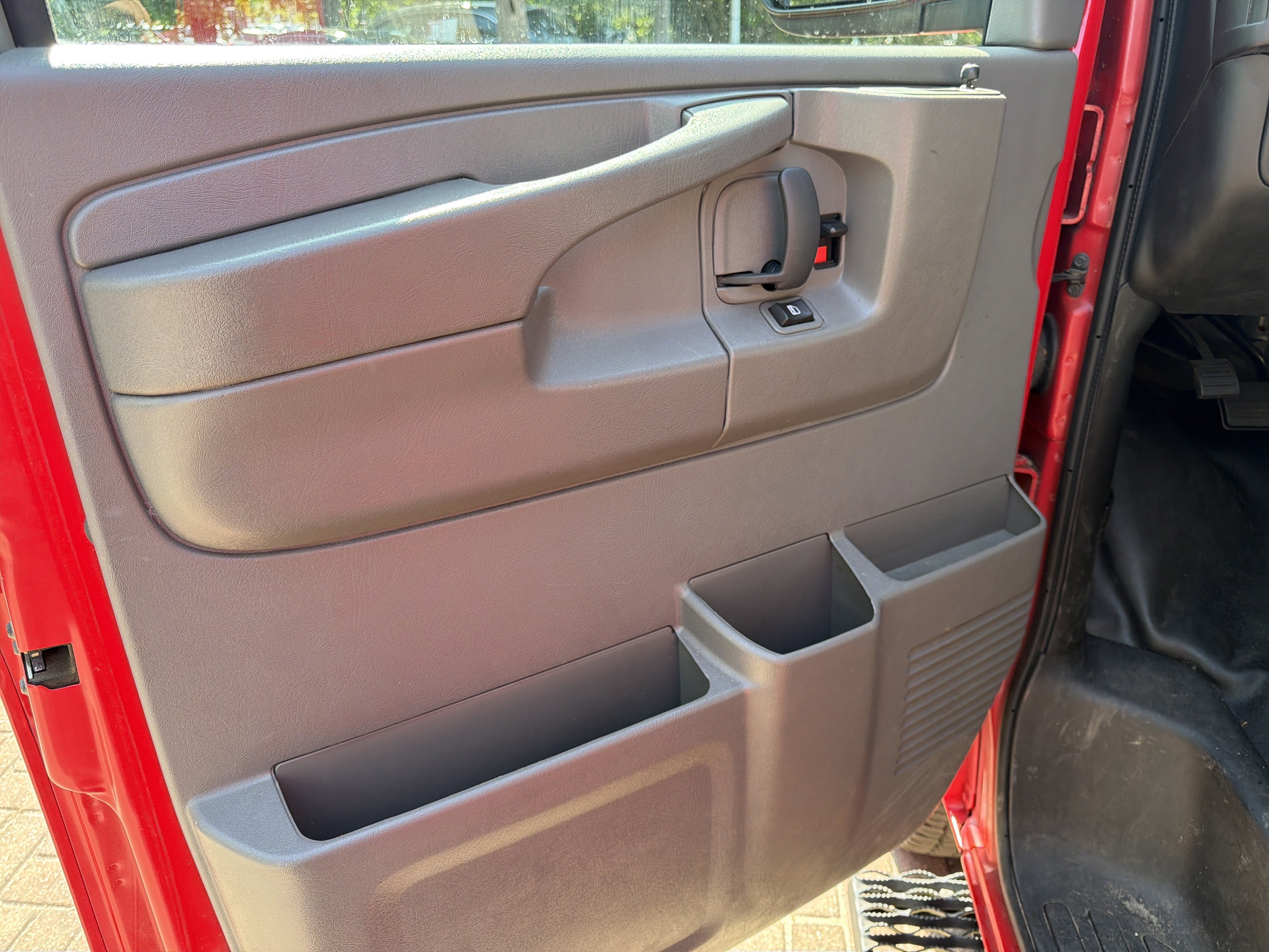 Used 2015 Chevrolet Express 3500 LS RWD image 14