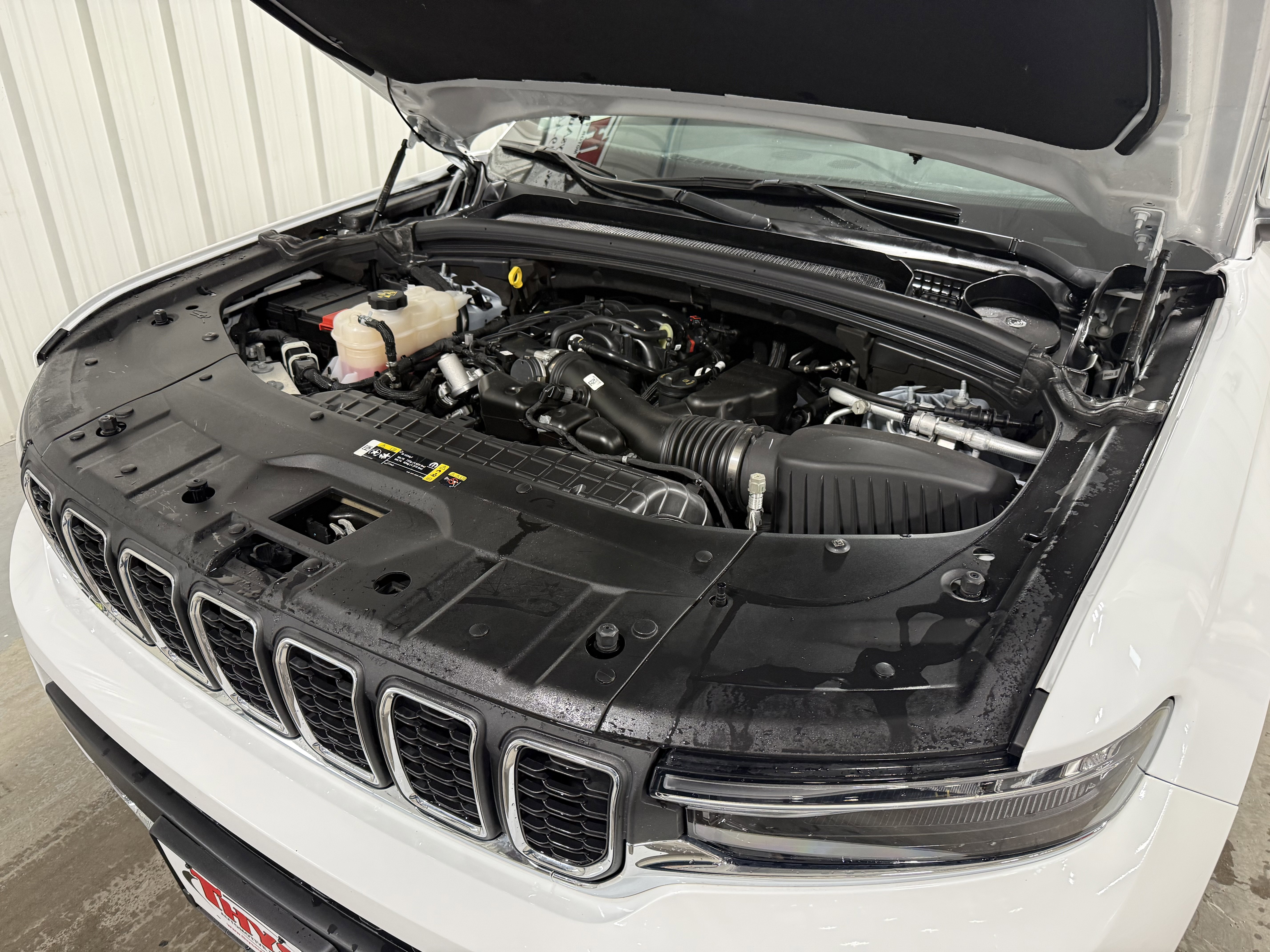 Used 2024 Jeep Grand Cherokee L Laredo w/ Luxury Tech Group I image 21