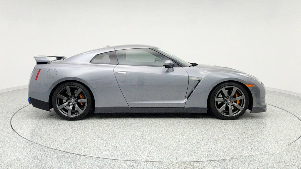 Used 2010 Nissan GT-R Premium image 4