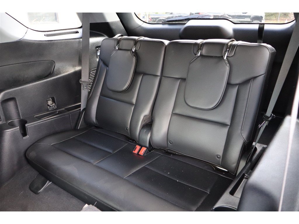 Used 2022 Ford Explorer XLT w/ Equipment Group 202A RWD image 11