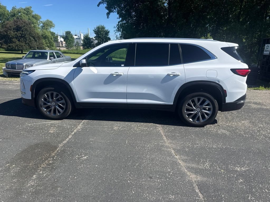 Used 2026 Buick Enclave Preferred AWD/4WD image 2