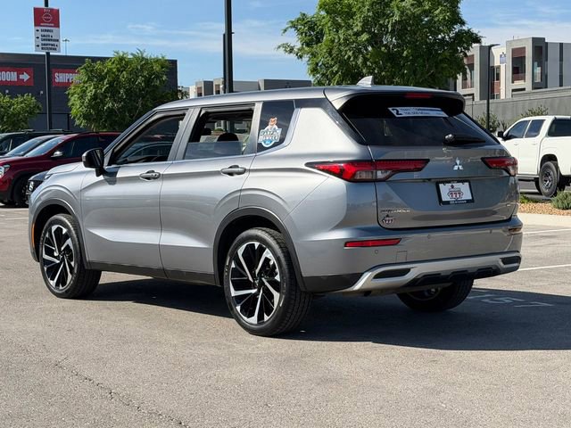 Used 2024 Mitsubishi Outlander SE FWD image 3