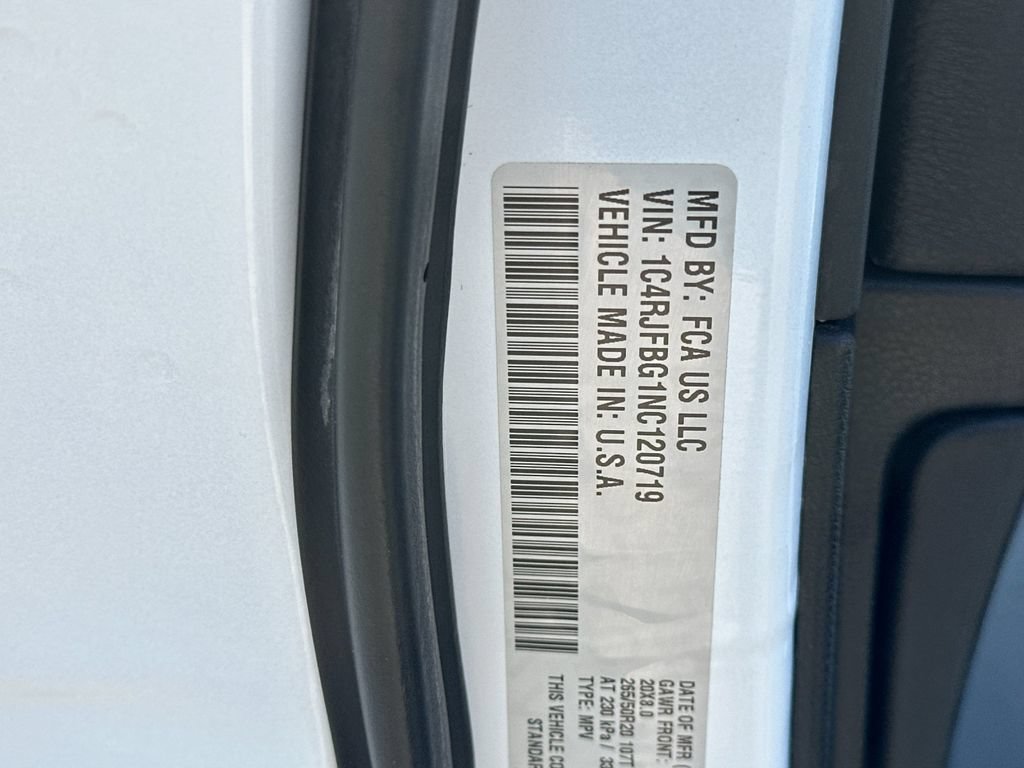 Used 2022 Jeep Grand Cherokee Limited w/ Tech Group AWD/4WD image 27