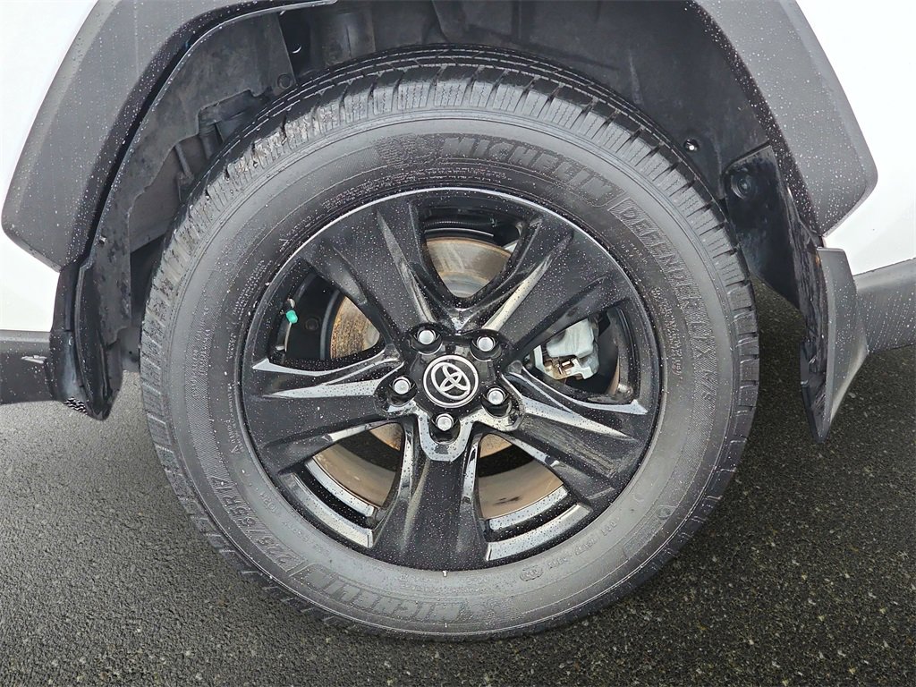 Used 2020 Toyota RAV4 XLE image 15