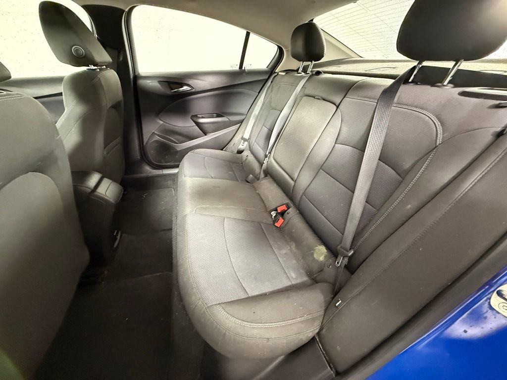 Used 2018 Chevrolet Cruze LT w/ Convenience Package image 12