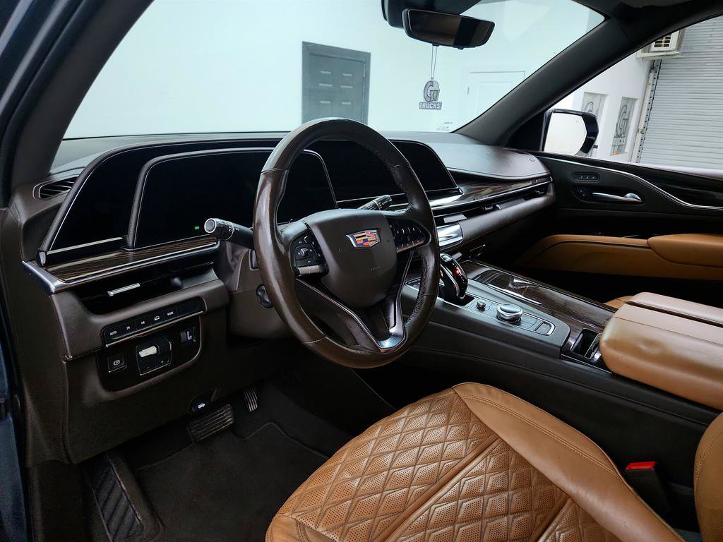 Used 2021 Cadillac Escalade Sport w/ LPO, ONYX Package AWD/4WD image 13